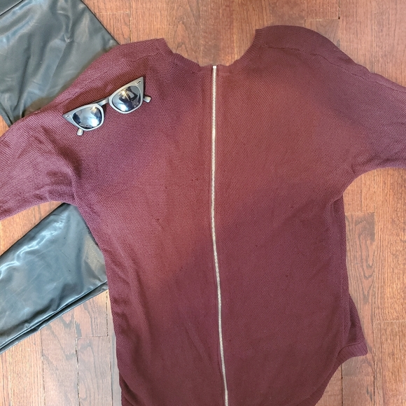 Express, burgundy high-low oversize sweater - Picture 2 of 3